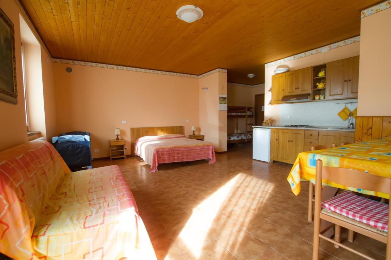 Guest House Il Nido Dello Svasso -Foresteria Lombarda- โซริโค ภายนอก รูปภาพ