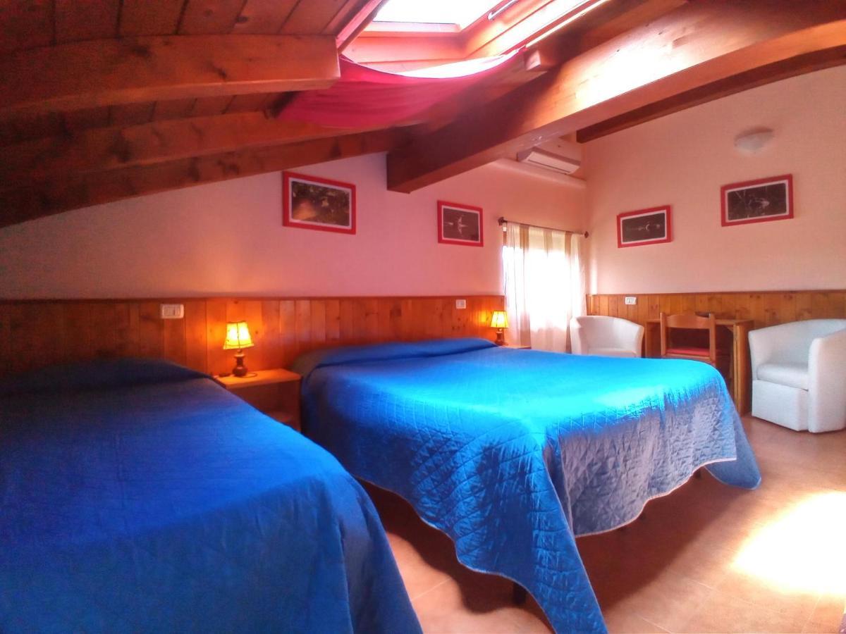 Guest House Il Nido Dello Svasso -Foresteria Lombarda- โซริโค ภายนอก รูปภาพ